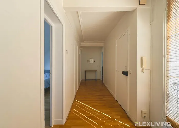 Flexliving - - Bausset 펜션